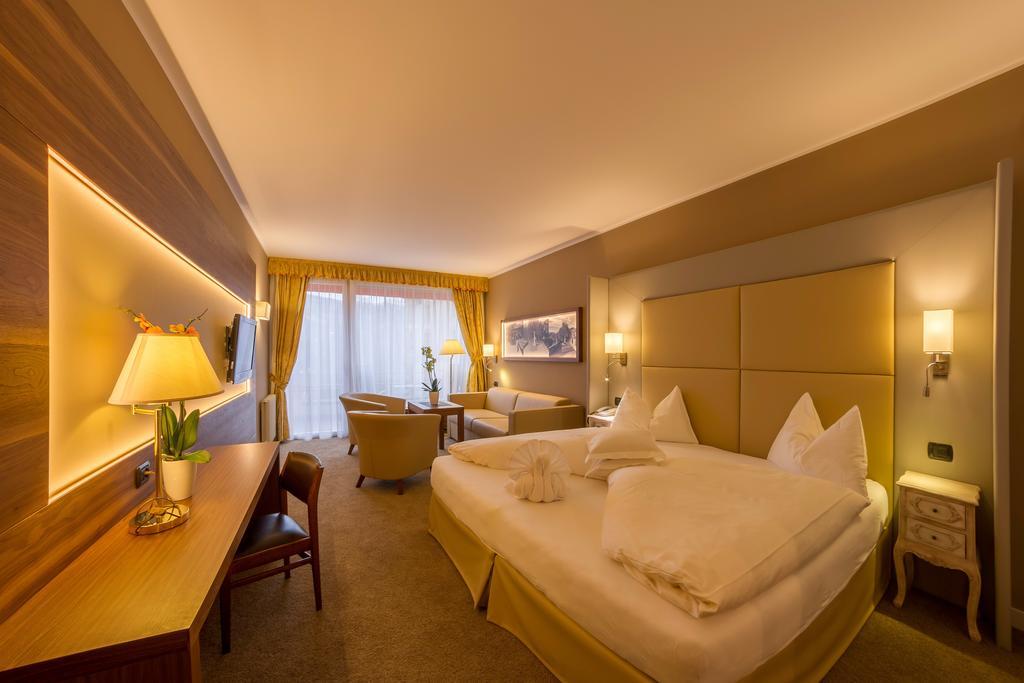 ברסאנונה Dominik Alpine City Wellness Hotel - Adults Only מראה חיצוני תמונה